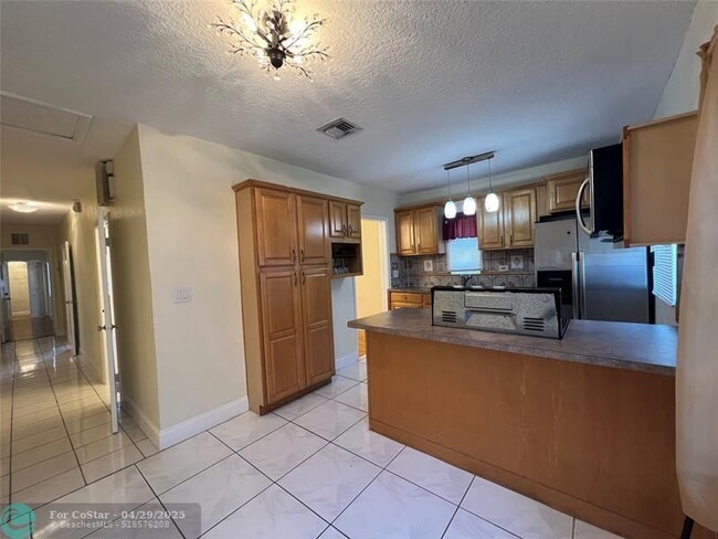Building Photo - 4240 SW 23rd St