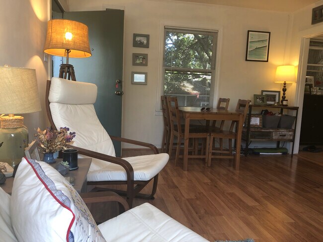 Building Photo - 965 Cowper St