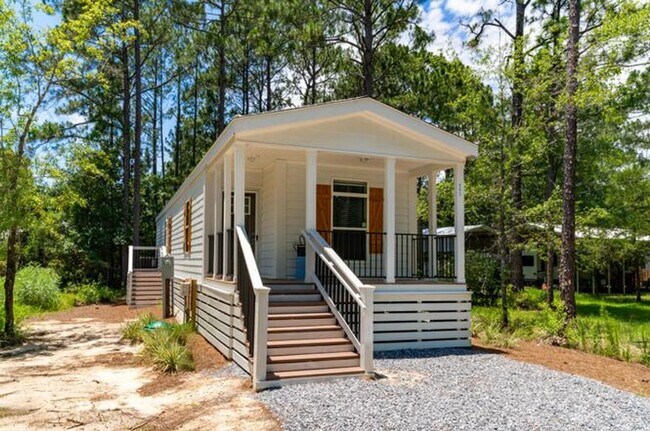 Building Photo - 2 Bedroom/ 2 Bath Mobile Home - Santa Rosa Beach, Florida