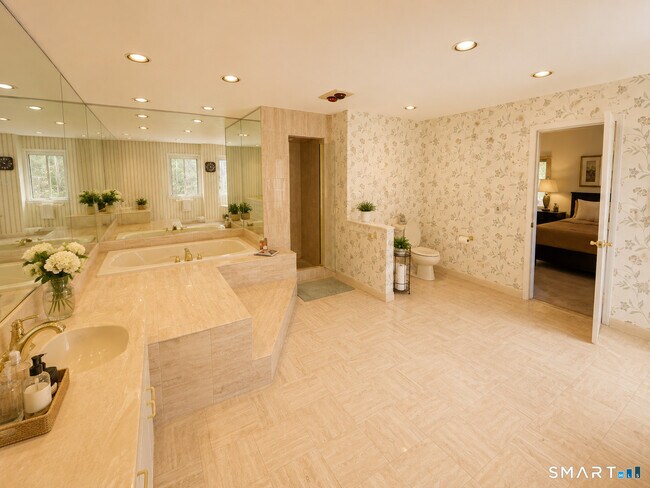 Building Photo - 23 Valley View Dr