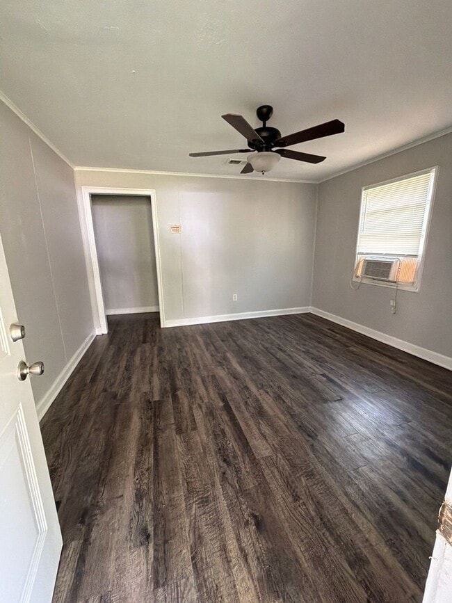 Building Photo - Very Nice Newly Renovated Home in Glenview