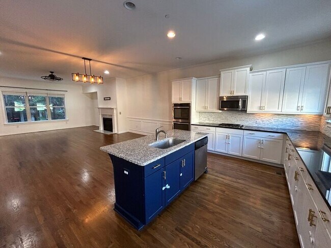 Building Photo - 951 Opelousas Way