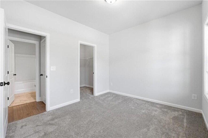 Building Photo - 176 Brant Cir