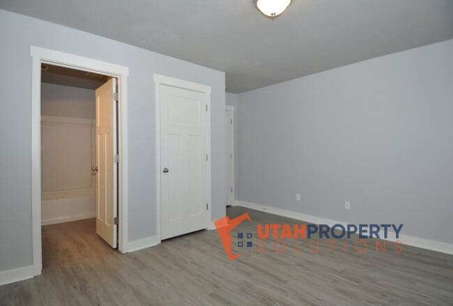 Building Photo - 14424 S Ferndale Way