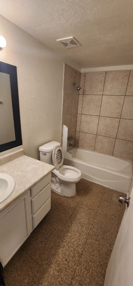 Building Photo - 50 N Casa Grande Ave