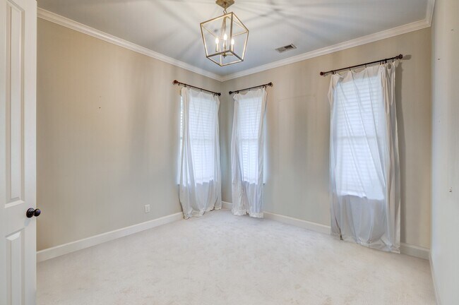 Building Photo - 775 Westcott Ln