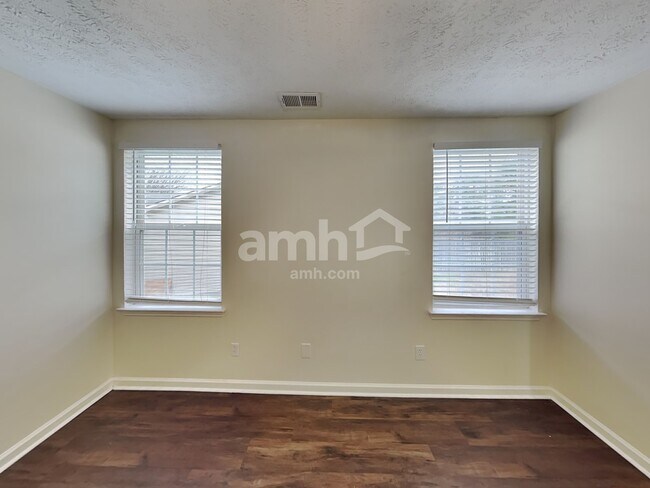 Building Photo - 112 Bradford Cir