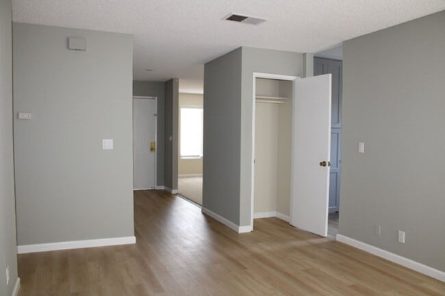 Building Photo - 1562 Partridge Dr