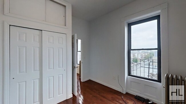 Building Photo - Spacious Clinton Hill 2-Bed 1-Bath / Great...