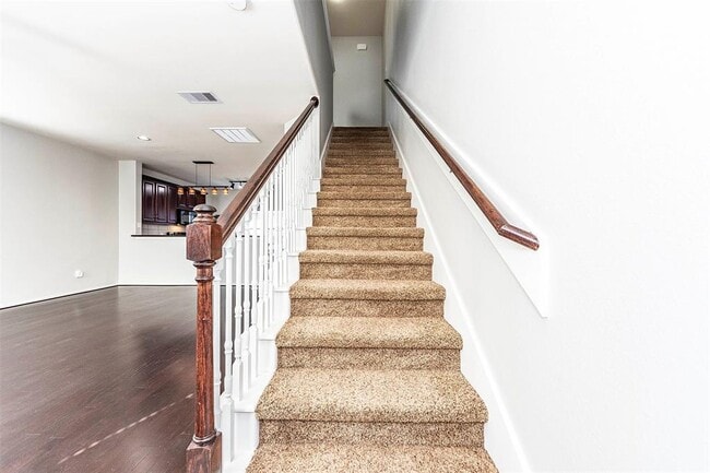 Building Photo - 1721 Kemah Village Dr