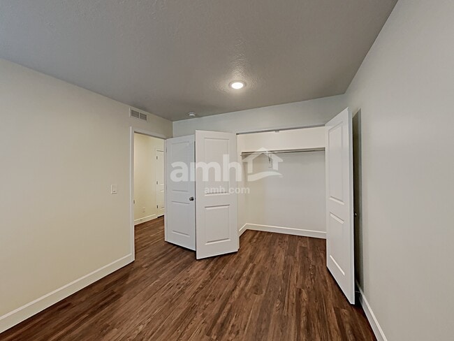 Building Photo - 1321 Rickshaw Ln