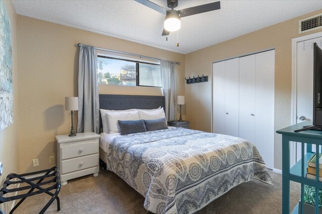 Building Photo - 6620 Weston Point Dr