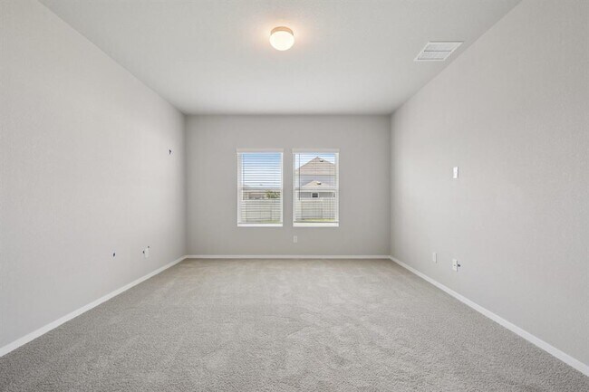 Building Photo - 125 Honeybee Ln