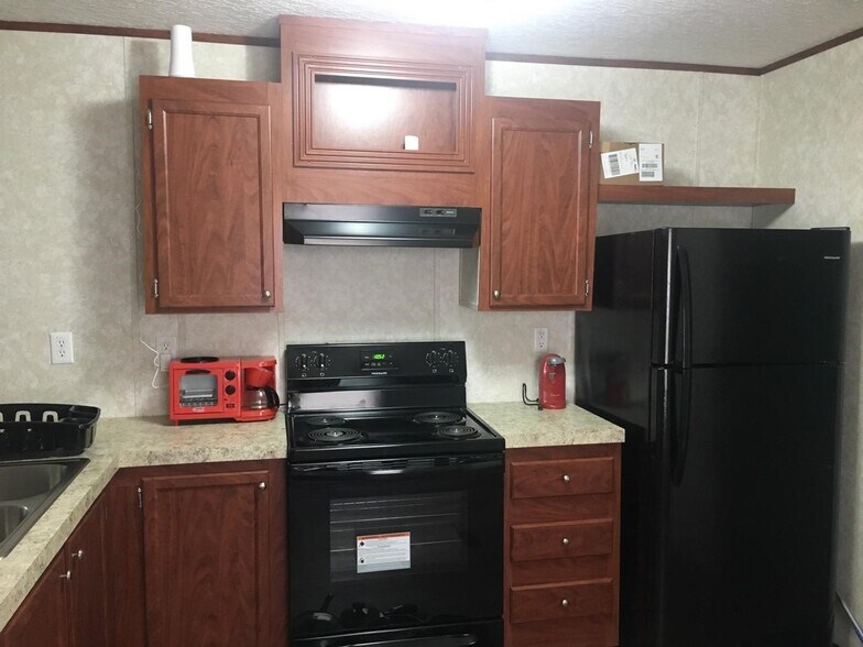 Building Photo - 1431 W 22nd St