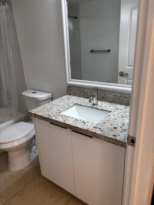 Building Photo - 1515 Lake Crystal Dr