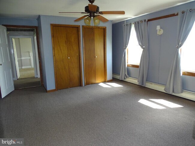 Building Photo - 1410 Gillan Dr