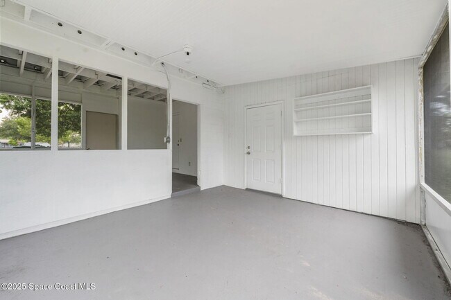 Building Photo - 418 N Fiske Blvd
