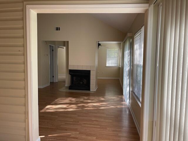 Building Photo - 810 Fairway Lakes Dr