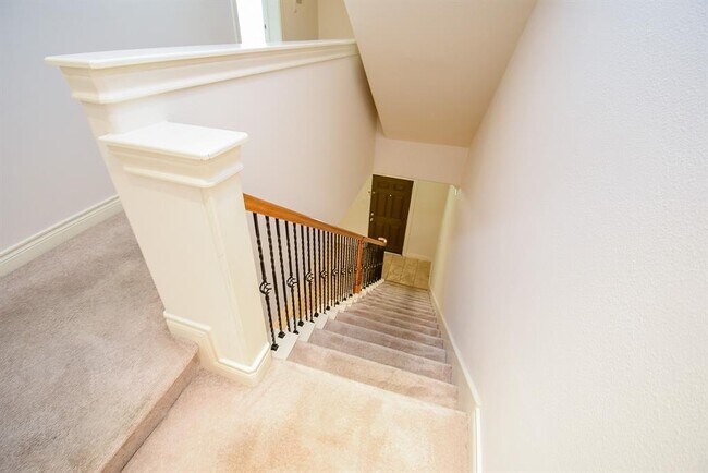 Building Photo - 2612 Starboard Point Dr