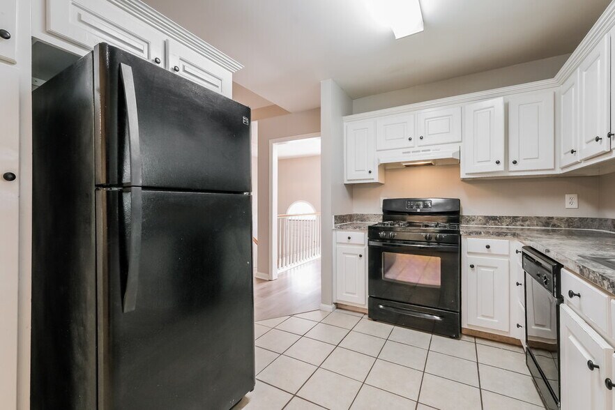 Building Photo - 605 Oxford Crest Ct NW