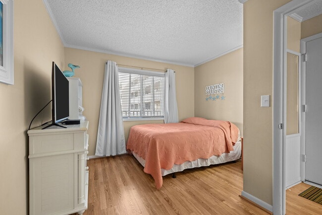 Building Photo - 2111 W Fort Macon Rd