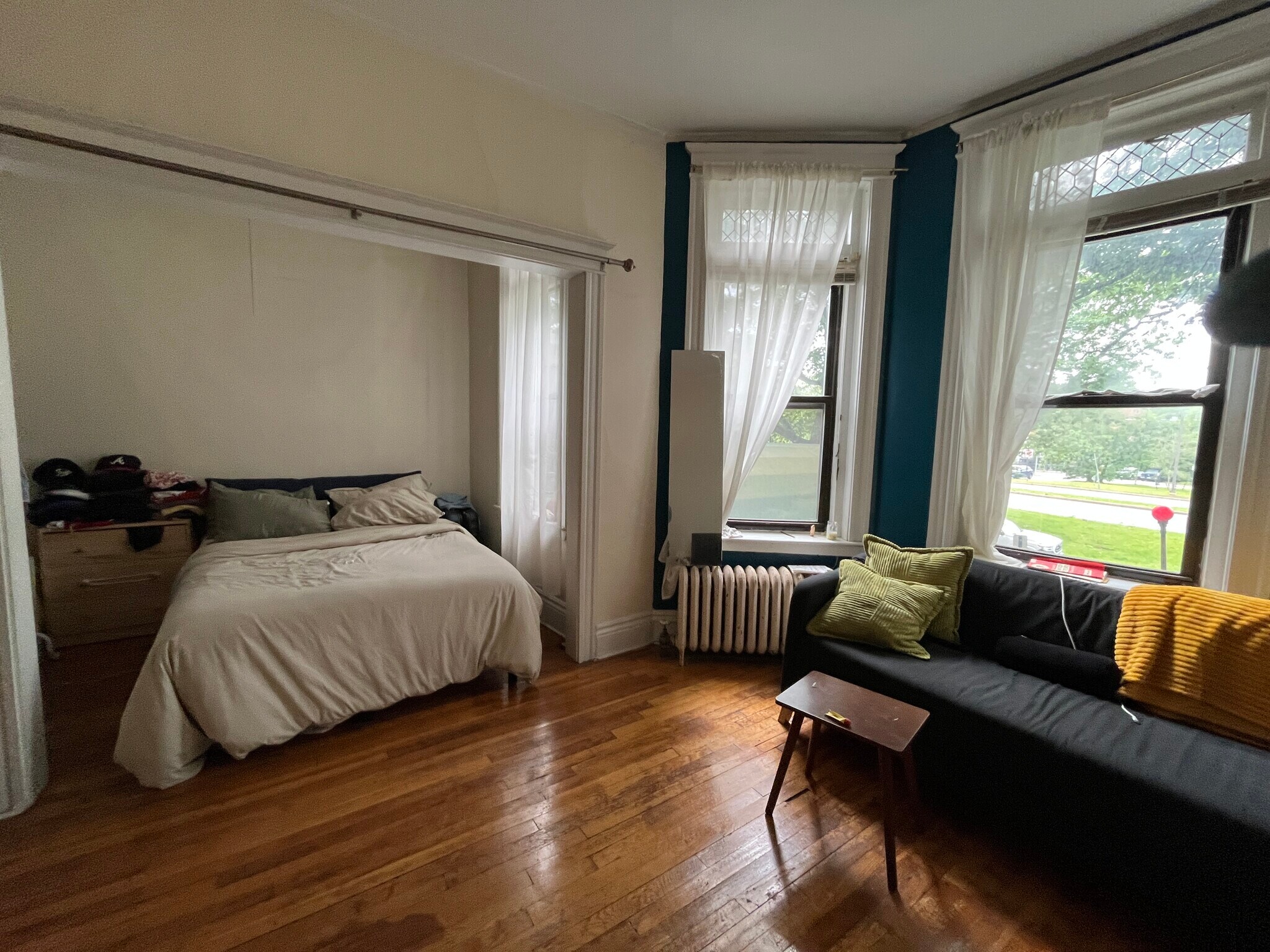 Building Photo - 376 Riverway