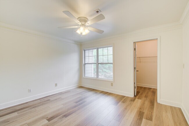 Building Photo - 304 Madison Ct