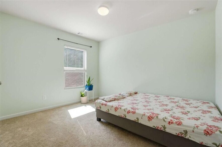 Building Photo - 514 Altama Way