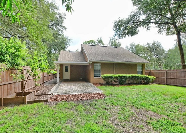 Building Photo - Charming 3/2 with large fenced yard!