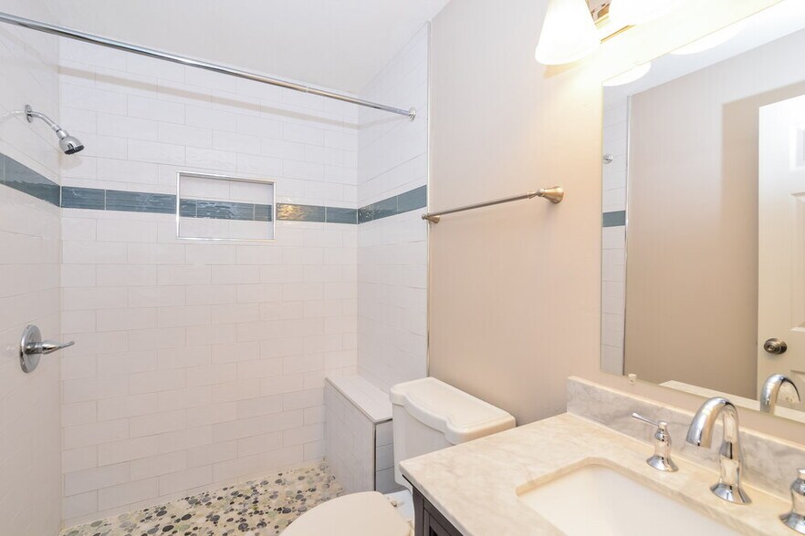 Building Photo - 4406 Weeping Willow Cir