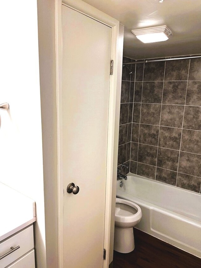 Building Photo - Modern 2-Bedroom Apartments in Crown Point, IN – Pet Friendly!