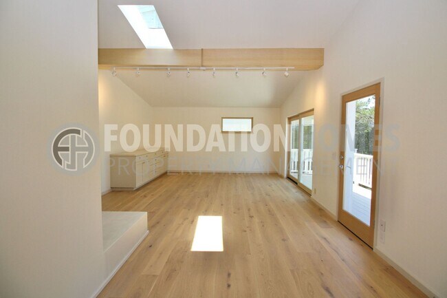 Building Photo - Tamalpais Valley Modern Gem with Forest Vi...
