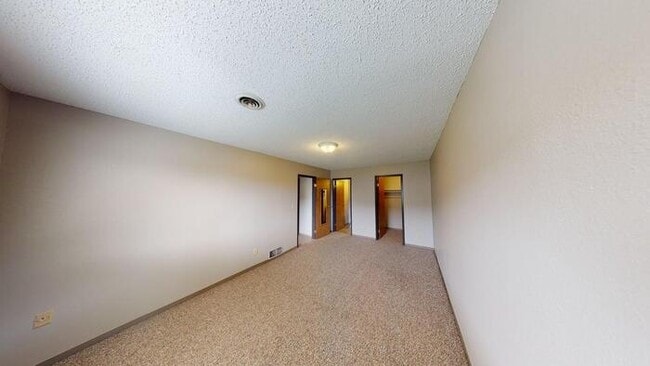 Building Photo - 1727 N Grandview Ln