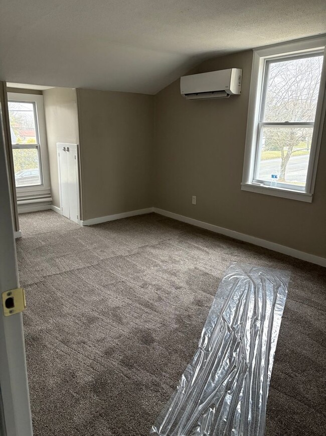 Building Photo - 1878 Spring Rd