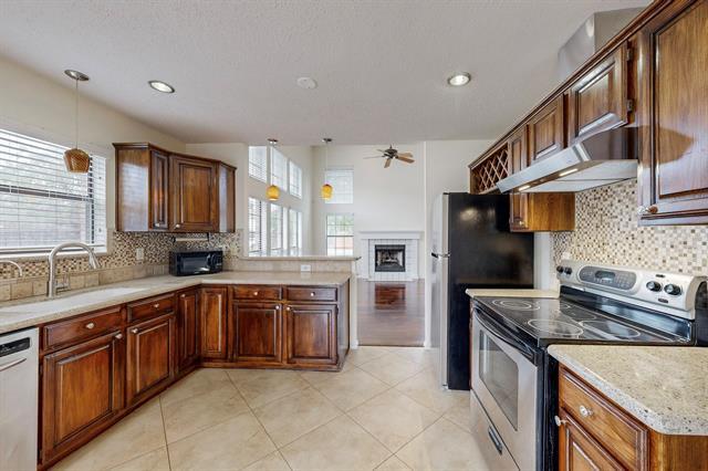 Building Photo - 719 Woodlake Dr