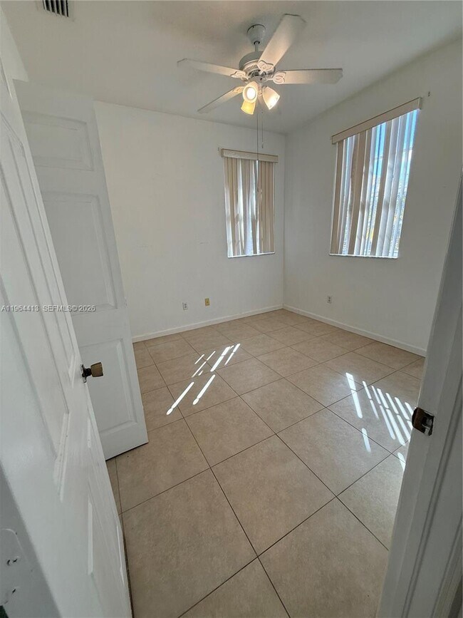 Building Photo - 2117 NE 7th St