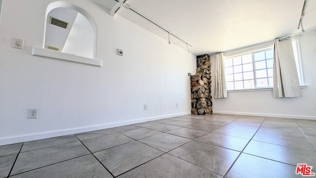 Building Photo - 72404 Cactus Dr