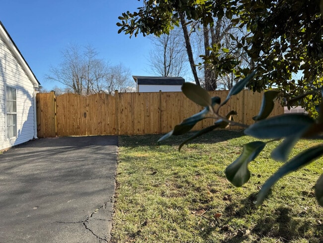 Building Photo - 10417 S Grant Ave