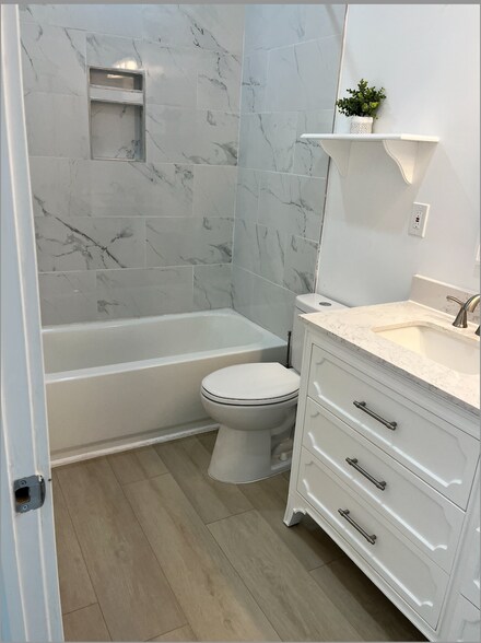 master bathroom_2 - 260 S Highland Ave
