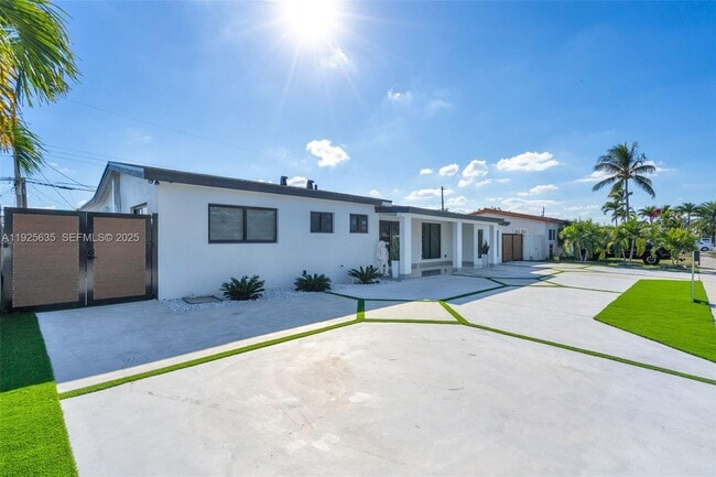 Building Photo - 864 W 69th Pl