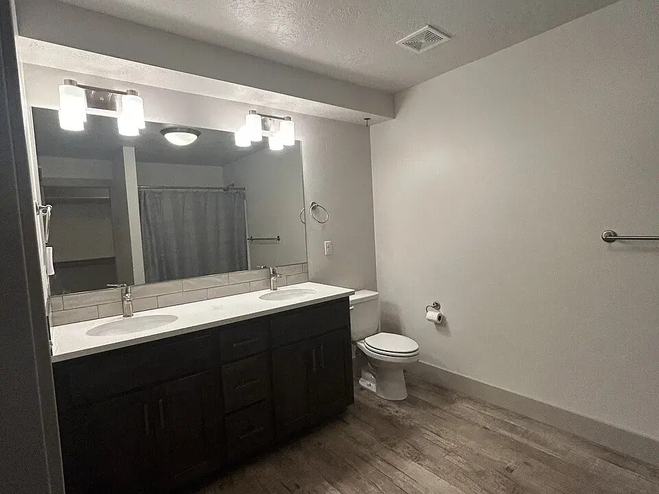 Building Photo - 106 Broken Pine Ln