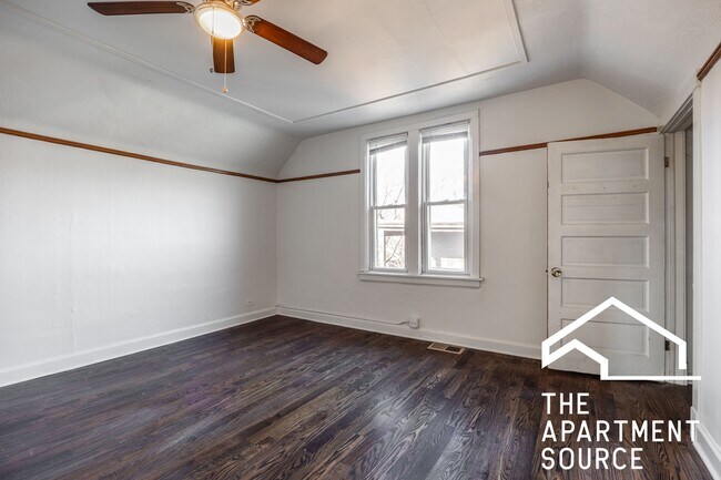 Building Photo - 3135 N Oakley Ave