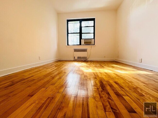 Primary Photo - East 61 Street