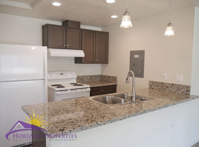 Building Photo - 2221 Rhoda Way