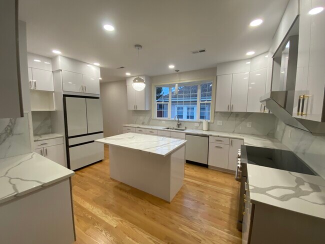 Kitchen - 583 Highland Ave