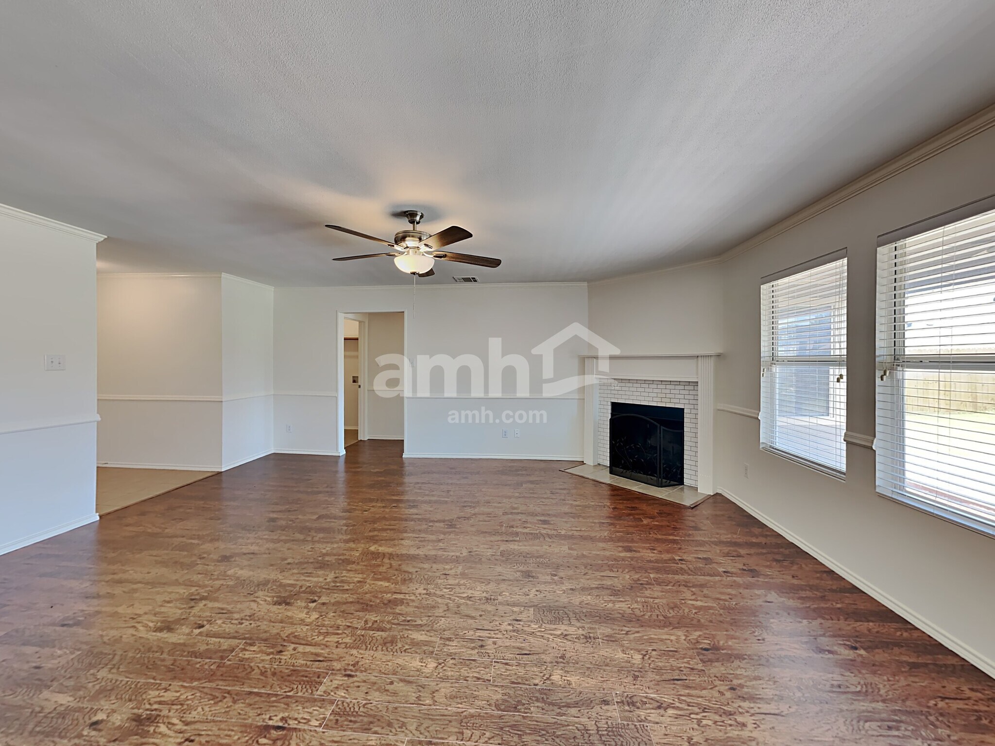 Building Photo - 9921 Thomas Jefferson Dr