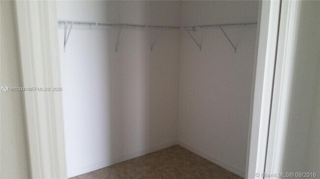 Building Photo - 5223 SW 77th Way