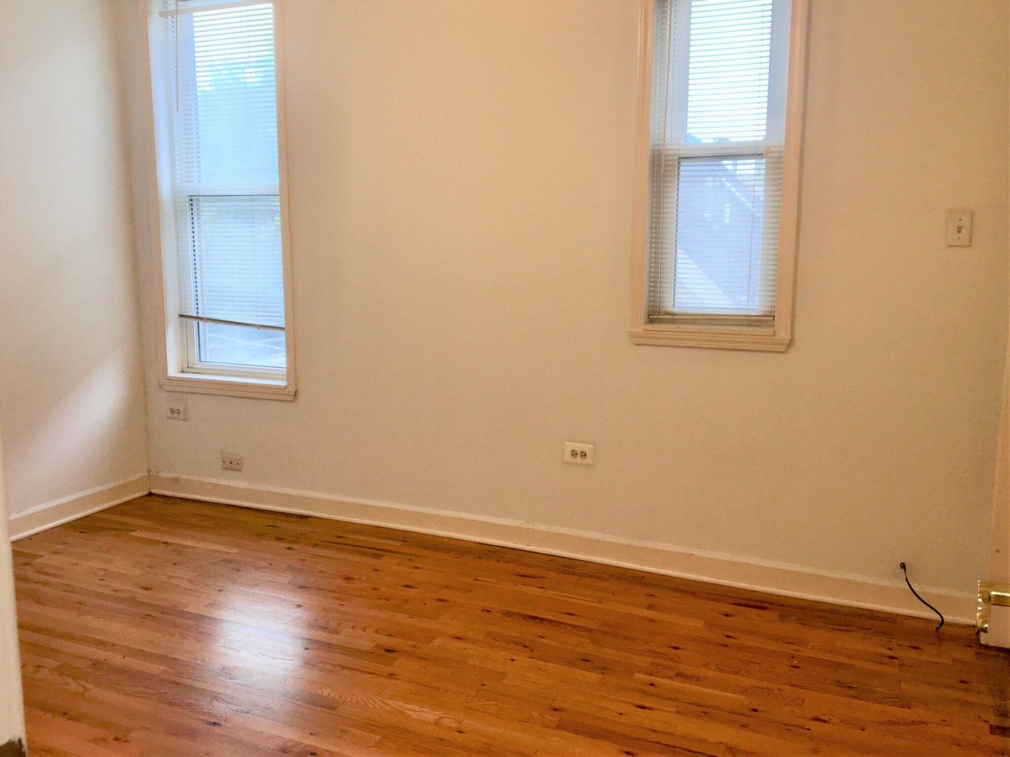 Building Photo - 1428 N Greenview Ave