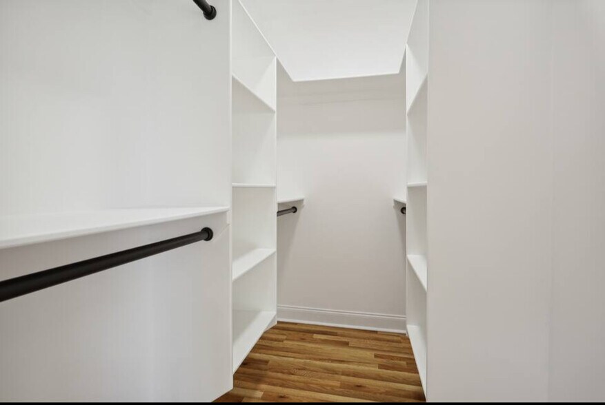Building Photo - 2758 N Rocheblave St