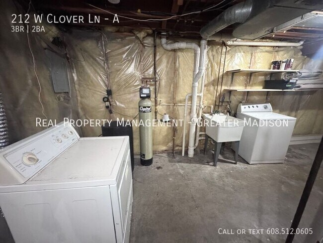 Building Photo - 212 W Clover Ln
